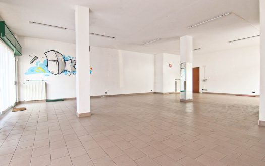 Locale Commerciale In Vendita – Posizione Strategica (CO-DP-NEG)