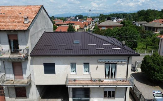 Centro – Proponiamo Porzione Di Casa Di Ampia Metratura Con Annesso Giardino Disposta Su Due Livelli Abitativi (CO-CT)