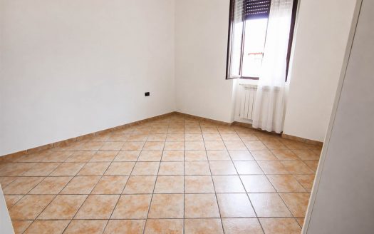 Ampio Trilocale Con Terrazzo, Box E Deposito – Centro Paese (LA-LNI)