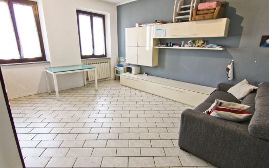 Bilocale Arredato Senza Spese Condominiali – Centro Paese (CO-FRC)