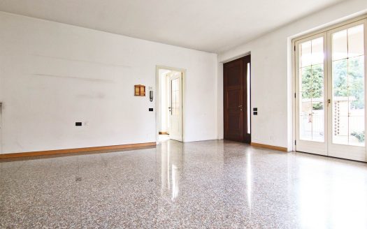 Porzione Di Villa Bifamiliare Con Mansarda, Taverna E Giardino – Lazzate (LA – PL)