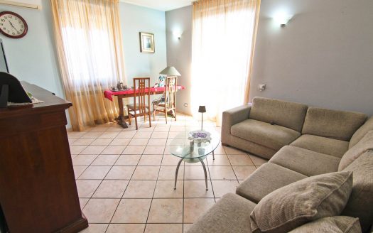 Trilocale All’ultimo Piano Con Balcone, Box E Cantina (CO-PM)
